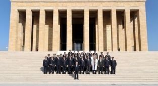 Emniyet Genel Müdürü Mehmet Aktaş başkanlığındaki heyet Anıtkabir'i ziyaret etti.