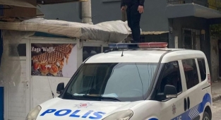 Polis, şüpheli şahsı kovalamaca sonrası yakaladı