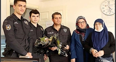 Yanan araçtan kurtaran polislere, anne- kızdan TEŞEKKÜR
