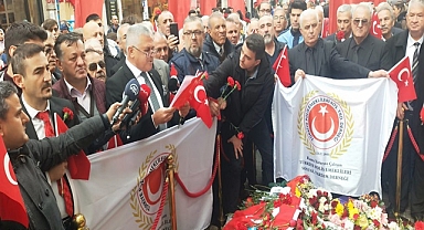 Emekli Polisler, İstiklal Caddesinde Terörü Lanetledi 