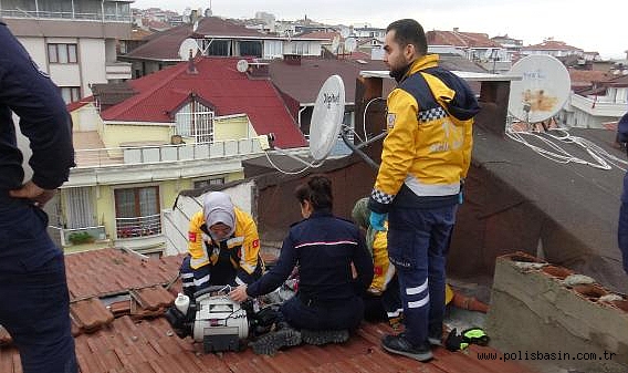 Avcılar'da Bina Çatısında Ceset Bulundu