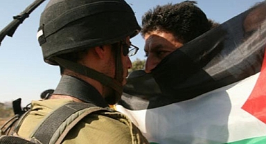 İsrail Güçleri Gazze'nin Güneyinden Kuzeyine Dönen Sivillere Ateş Açtı