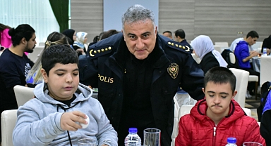 Manisa İl Emniyet Müdürü Fahri Aktaş Özel Çocuklarla Buluştu