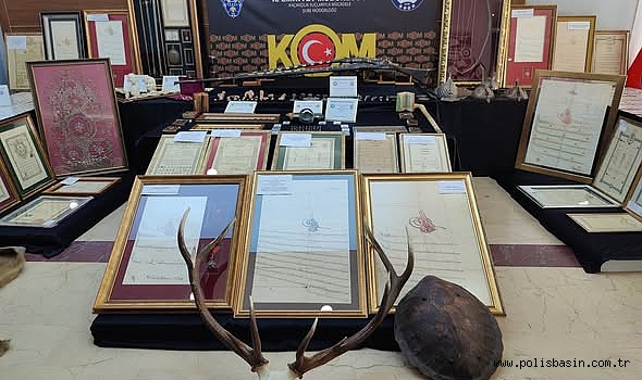 İstanbul'da Tarihi Eser Operasyonu: 5 Bin 88 Eser Ele Geçirildi