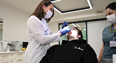 Basit deyip geçmeyin! Ağızda başlıyor Alzheimer'a neden oluyor
