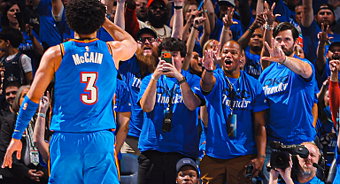 Thunder ve Thunder seride öne geçti