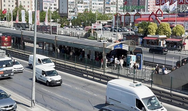 Baba-oğul, metrobüsten inince takip etti... Bıçaklayarak öldürdüler
