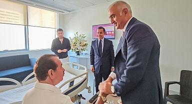 Bakan Ersoy'dan İbrahim Tatlıses'e geçmiş olsun ziyareti