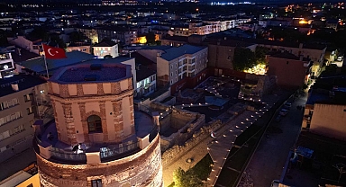 Bakan Ersoy paylaştı! Edirne'nin tarihî saat kulesi yeniden ziyarete açıldı