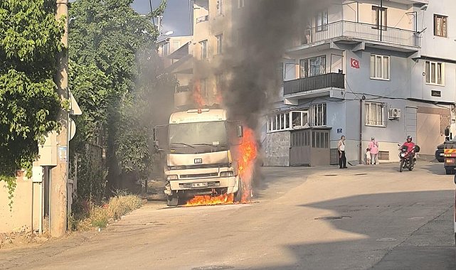 Bursa’da park halindeki kamyon alevlere teslim oldu