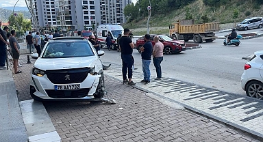 Ehliyetsiz sürücünün karıştığı kazada anne ile kızı yaralandı