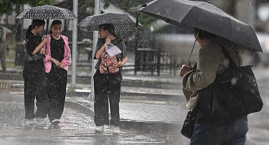 Meteoroloji saat vererek uyardı: İstanbul'da sağanak, 15 il için ‘sarı’ alarm