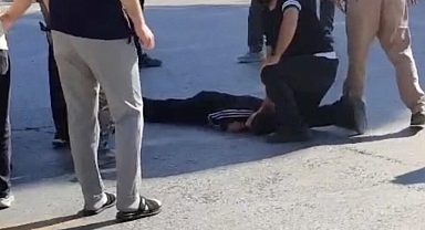 Okul servisi scooterle çocuğa ardından otomobile çarptı: 2 yaralı