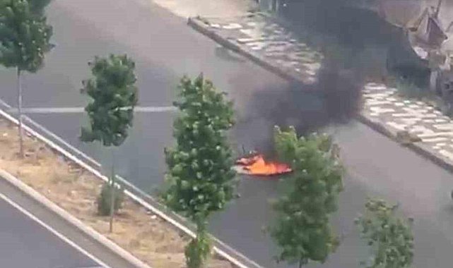 Seyir halindeki motosiklet alev topuna döndü