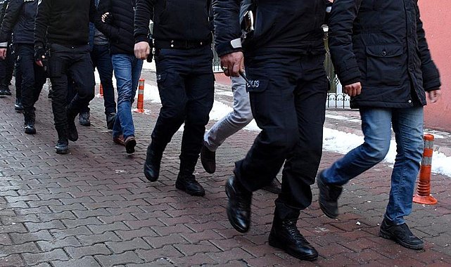 Son dakika | Seferihisar Belediyesi'ne rüşvet operasyonu! Başkan yardımcısı da gözaltında; 'Veli Ağbaba' detayı...