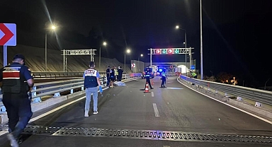 Alanya'da motosiklet bariyerlere çarptı, sürücü hayatını kaybetti