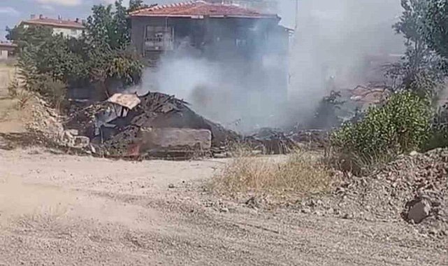 Ankara’da otları temizlemek için yakılan ateş eve sıçradı