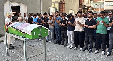 Eşi tarafından öldürülen 3 çocuk annesi kadın toprağa verildi