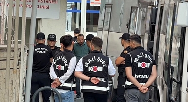 İzmit Belediyesi operasyonunda gözaltına alınan şüpheliler adliyeye sevk edildi