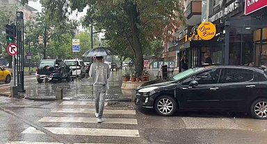 Kocaeli’de aniden bastıran sağanak hayatı olumsuz etkiledi
