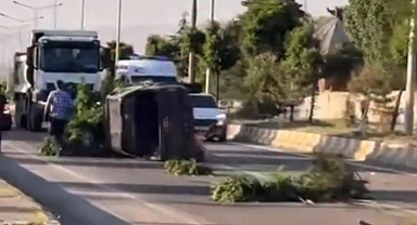 Muş'ta İl Özel İdaresi'ne ait araç takla attı: 1 yaralı