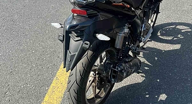 Plakasız ve ehliyetsiz motosiklet sürücüsüne 131 bin liralık ceza