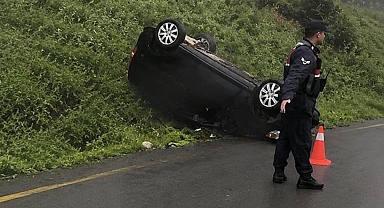 Trabzon'da otomobil uçuruma yuvarlandı: 2 Yaralı